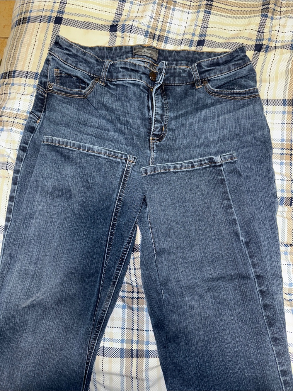 Chico's  So Sliming Collection Women's Straight-Leg Jeans in Medium Blue Wash